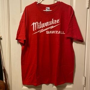 MILWAUKEE MENS XL SHORT SLEEVE T SHIRT